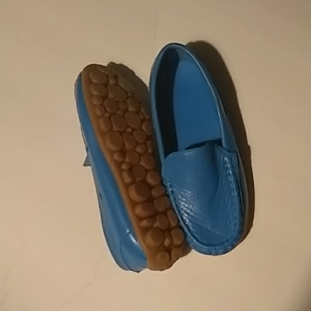 Shoes - Picture 2 of 3